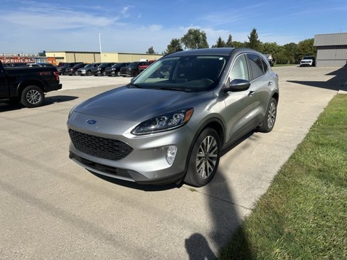 Used 2022 Ford Escape Titanium image 1
