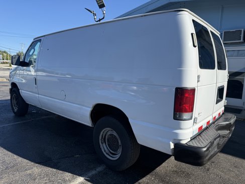 Used 2010 Ford E-250 and Econoline 250 image 3