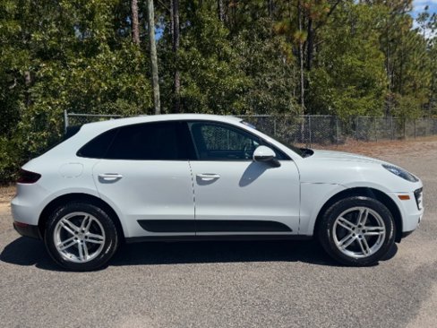 Used 2017 Porsche Macan image 17