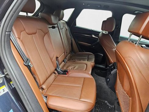 Used 2019 Audi Q5 Prestige w/ Prestige Package image 16
