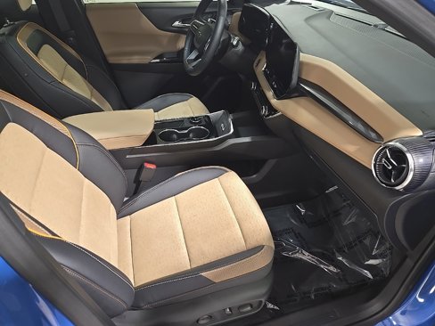 Used 2025 Chevrolet Equinox ACTIV w/ Safety and Technology Package image 19