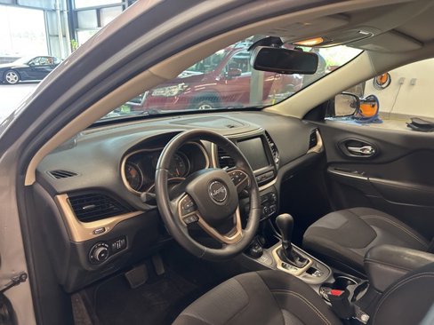 Used 2016 Jeep Cherokee Latitude w/ Safety/Convenience Group image 13