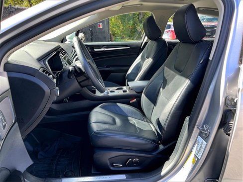 Used 2020 Ford Fusion Titanium image 21