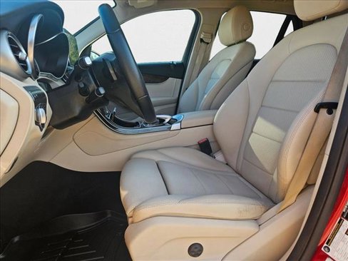 Used 2017 Mercedes-Benz GLC 300 4MATIC image 16
