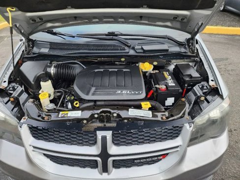 Used 2014 Dodge Grand Caravan R/T image 7