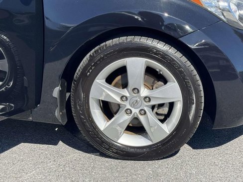 Used 2013 Hyundai Elantra GLS image 9