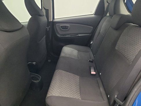 Used 2015 Toyota Yaris L image 18