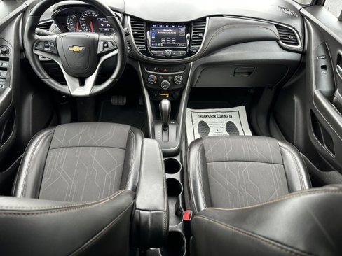 Used 2021 Chevrolet Trax LT w/ LT Convenience Package image 29