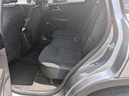 Used 2023 Mitsubishi Outlander SE image 24