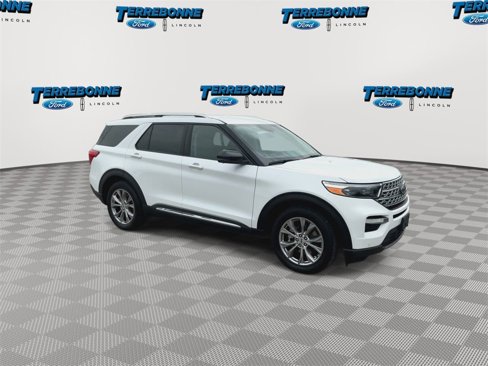 Certified 2022 Ford Explorer Limited w/ Equipment Group 301A image 2