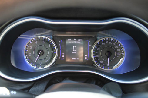 Used 2015 Chrysler 200 Limited image 38