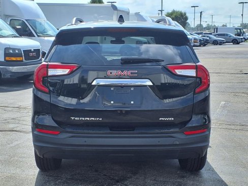 Used 2022 GMC Terrain SLE w/ Driver Convenience Package image 5