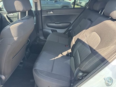Used 2019 Kia Sportage LX image 9