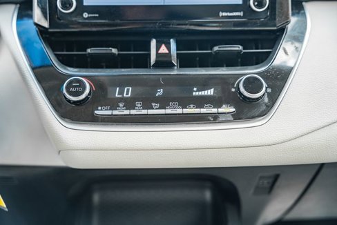 Used 2022 Toyota Corolla LE image 21