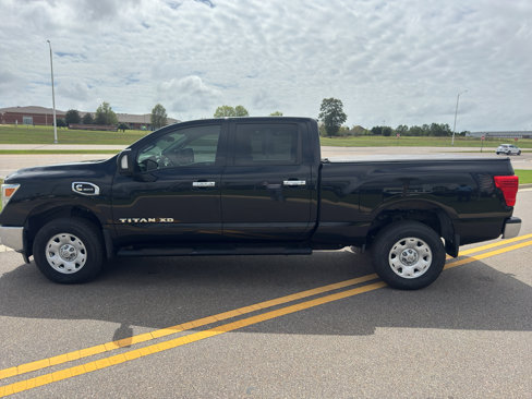 Used 2017 Nissan Titan SV image 18
