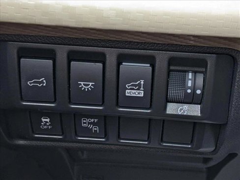 Used 2021 Subaru Ascent Premium w/ Convenience Package image 17