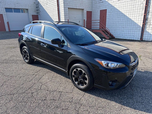 Used 2021 Subaru Crosstrek 2.0i Premium w/ Moonroof Package image 2