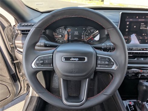 Used 2024 Jeep Compass Trailhawk image 22