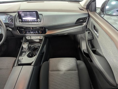 Used 2021 Nissan Rogue SV image 16