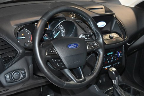 Used 2018 Ford Escape SE w/ SE Sport Appearance Package image 2