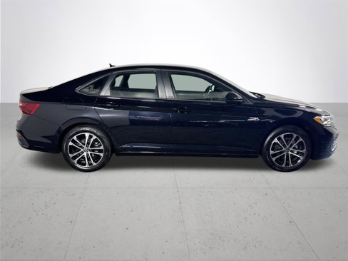 Certified 2024 Volkswagen Jetta Sport image 6