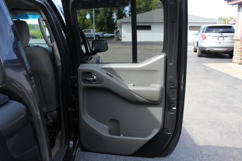 Used 2015 Nissan Frontier SV image 36
