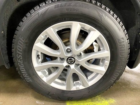 Used 2020 Nissan Rogue SV image 10