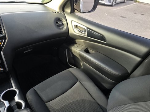 Used 2019 Nissan Pathfinder S image 22