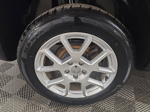 Used 2020 Jeep Renegade Latitude image 13