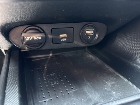 Used 2022 Hyundai Elantra SEL w/ Convenience + Premium Package image 32