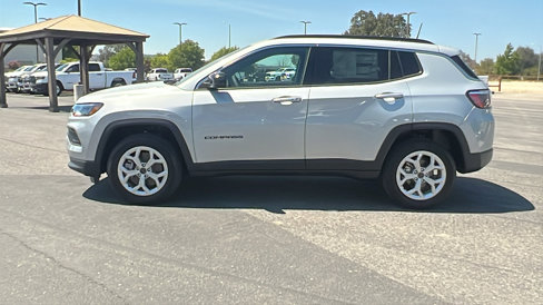 New 2025 Jeep Compass Latitude image 6
