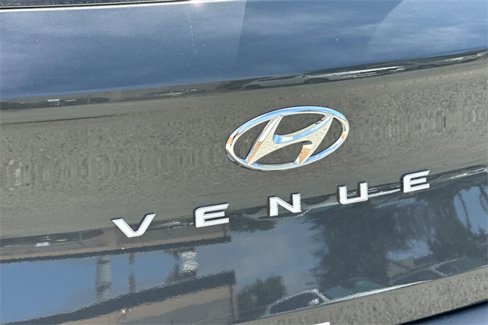 New 2025 Hyundai Venue SEL image 6