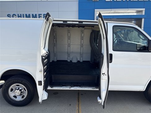 Used 2017 Chevrolet Express 2500 image 16