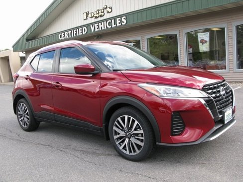 Used 2024 Nissan Kicks SV image 2