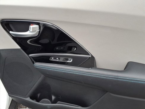 Used 2022 Kia Niro LXS image 20