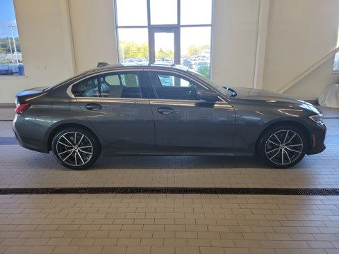 Used 2021 BMW 330i xDrive Sedan w/ Convenience Package image 4
