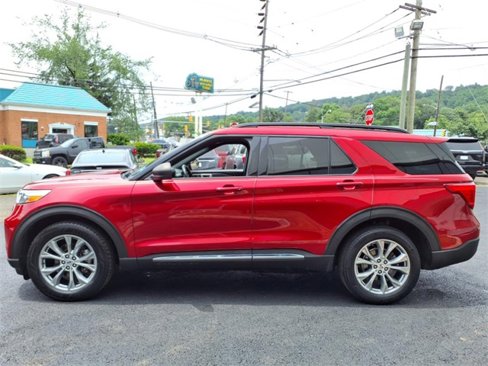 Used 2020 Ford Explorer XLT w/ Equipment Group 202A image 6
