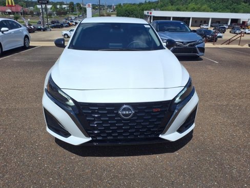 Used 2024 Nissan Altima 2.5 SV image 9