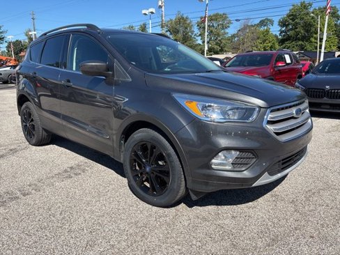Used 2018 Ford Escape SE image 3