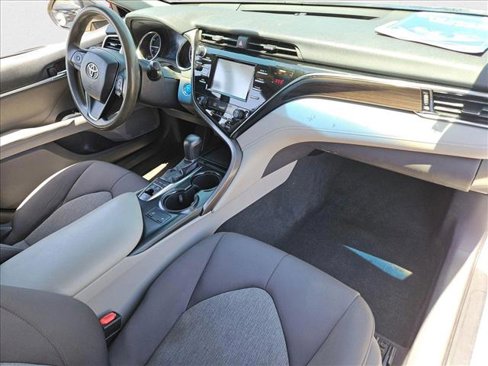Used 2018 Toyota Camry LE image 19