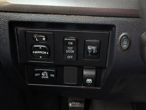 Used 2017 Toyota Tundra SR5 w/ SR5 Upgrade Package image 14