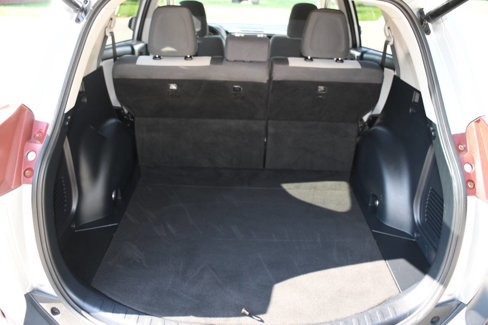 Used 2015 Toyota RAV4 XLE image 17
