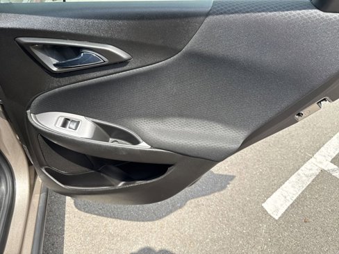 Used 2023 Chevrolet Malibu LT image 36