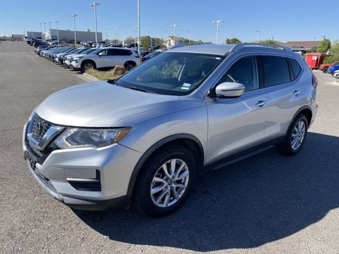 Used 2020 Nissan Rogue SV image 3
