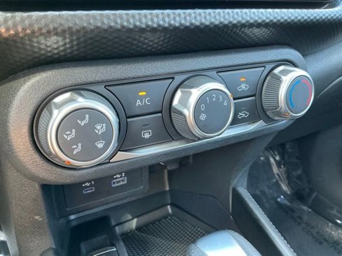 Used 2023 Nissan Kicks SV image 16