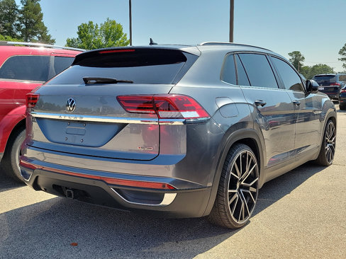 Used 2022 Volkswagen Atlas Cross Sport SE image 3