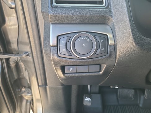 Used 2018 Ford Explorer XLT w/ Equipment Group 202A image 28
