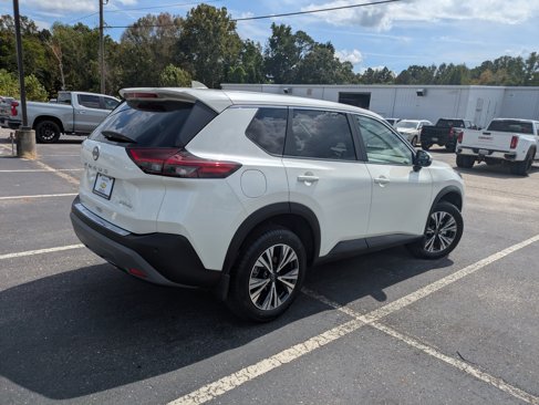 Used 2023 Nissan Rogue SV image 5