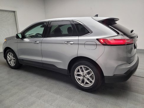 Used 2024 Ford Edge SEL image 3