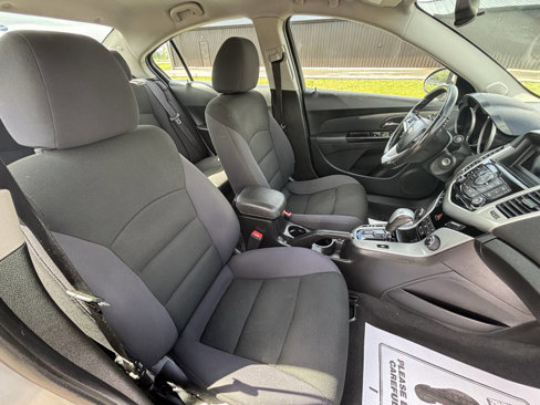 Used 2013 Chevrolet Cruze LT image 7